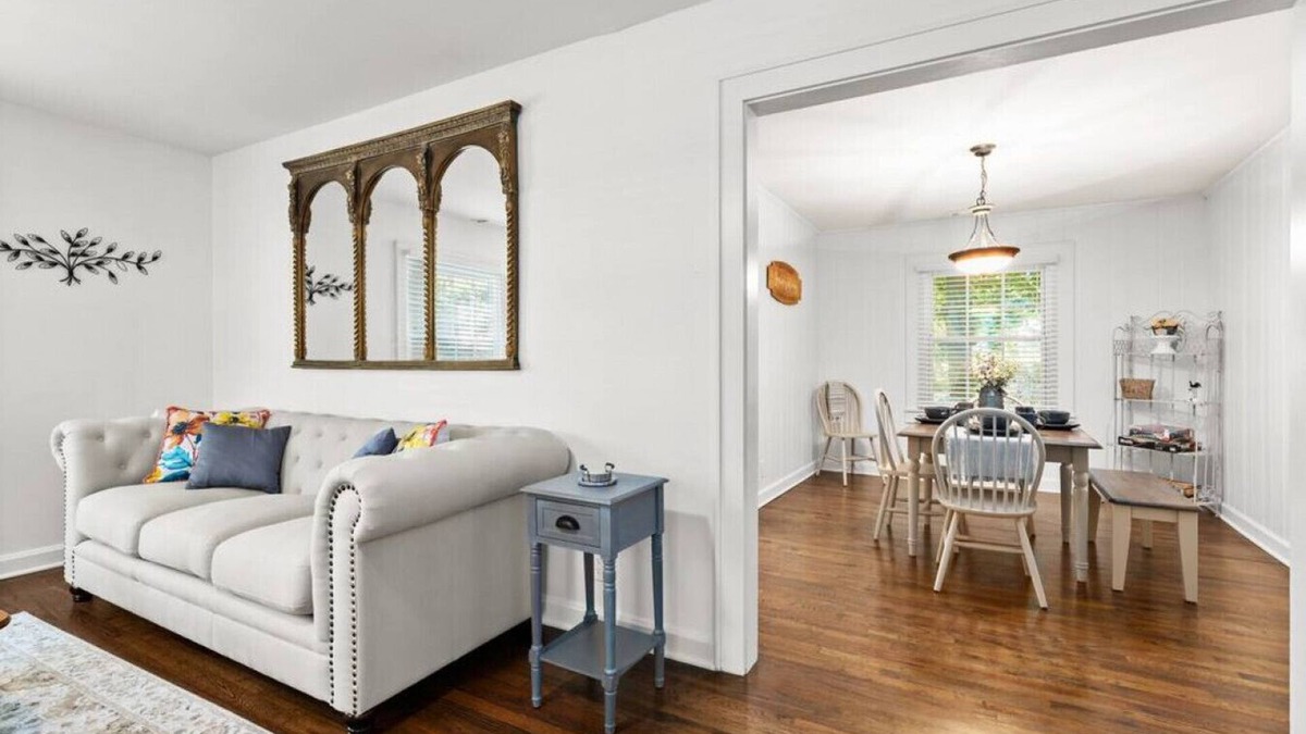 Kennesaw House | Magnolia on Main · Charming Farmhouse on Main St! WIFI + Dogs OK