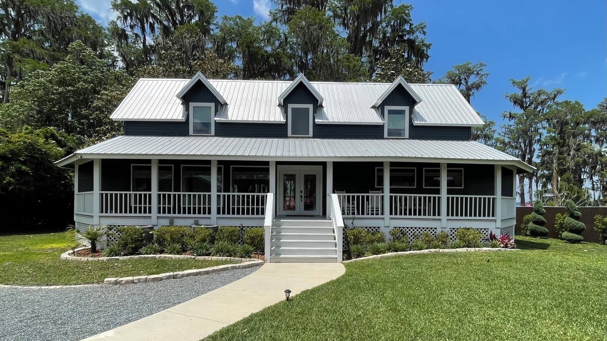 Melrose House | Magnolia Pointe Lakehouse on Lake Santa Fe in Melrose, FL LAKEFRONT PROPERTY!