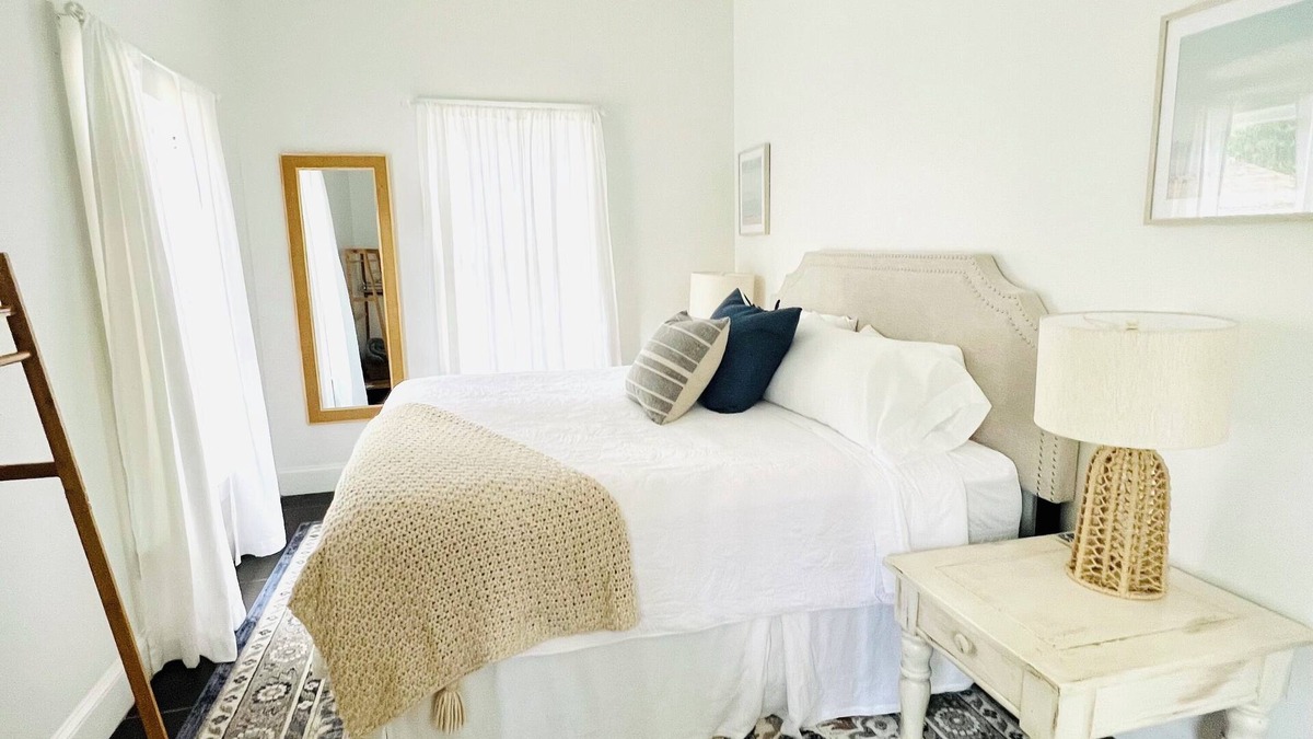 Biloxi Hotel | Magnolia Suite at The Mockingbird inn Boutique Hotel