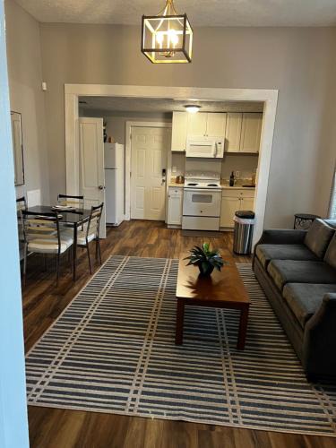 Wadley Apartment | Magnolia Suite