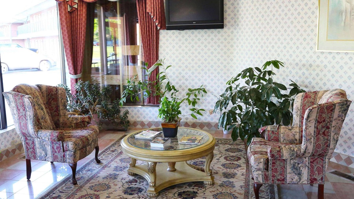 Howell Hotel | Magnuson Hotel Howell