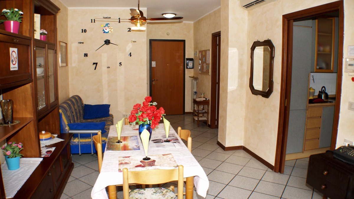 Navile Apartment | Mago Zurli '- Refined three-room apartment in Bologna with private garage