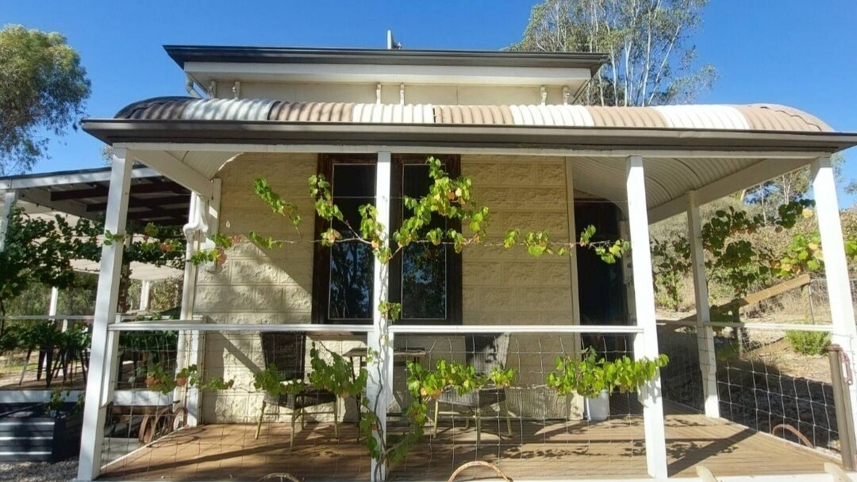 Penwortham Cottage | Magpie Lane Cottage in the heart of the Clare Valley