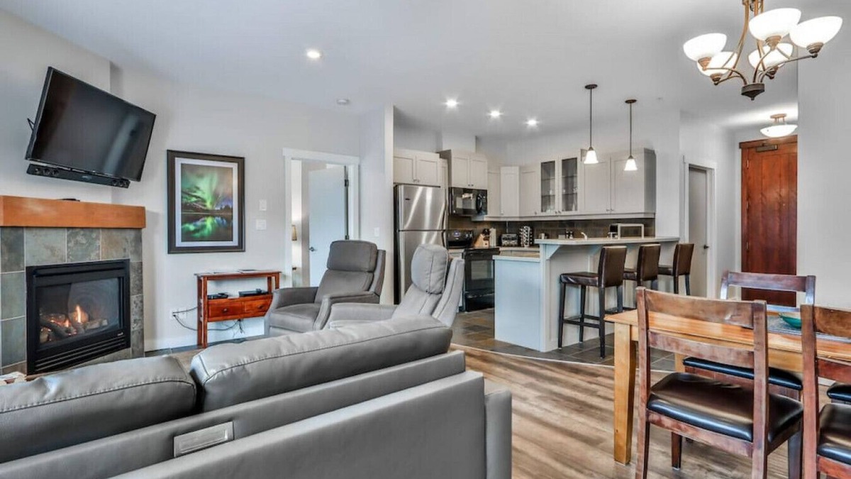 Canmore Apartment | Magpie’s Nest, Nest in the Rockies