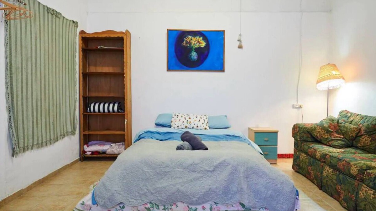 Mea She'arim House | Mahana Yehuda. Hidden Place - Expert host.