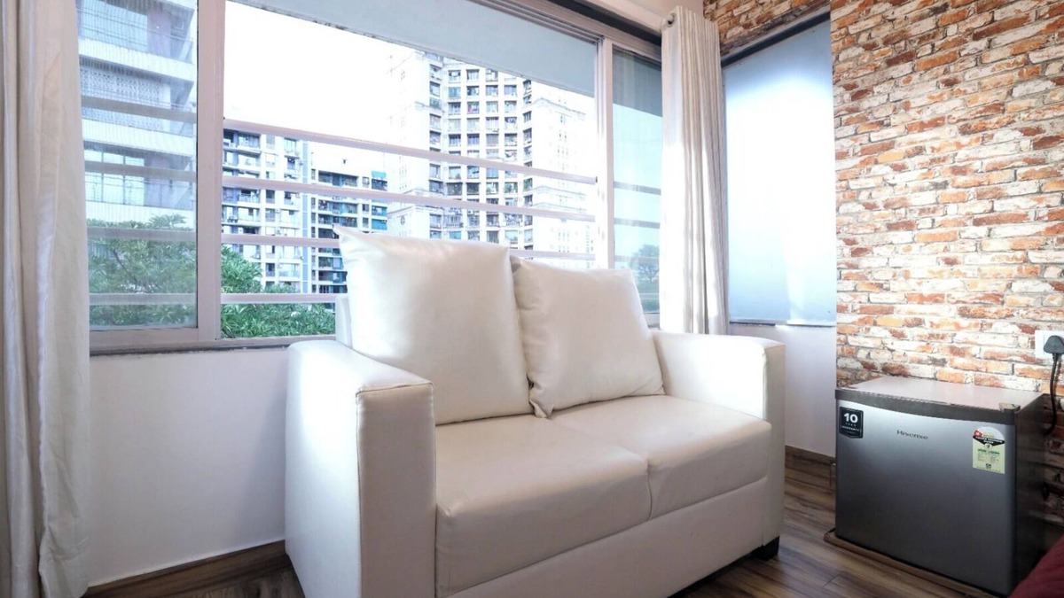 Kandivali East Apartment | Mahindra & Mahindra-2 bedroom/wifi /Comp Breakfast