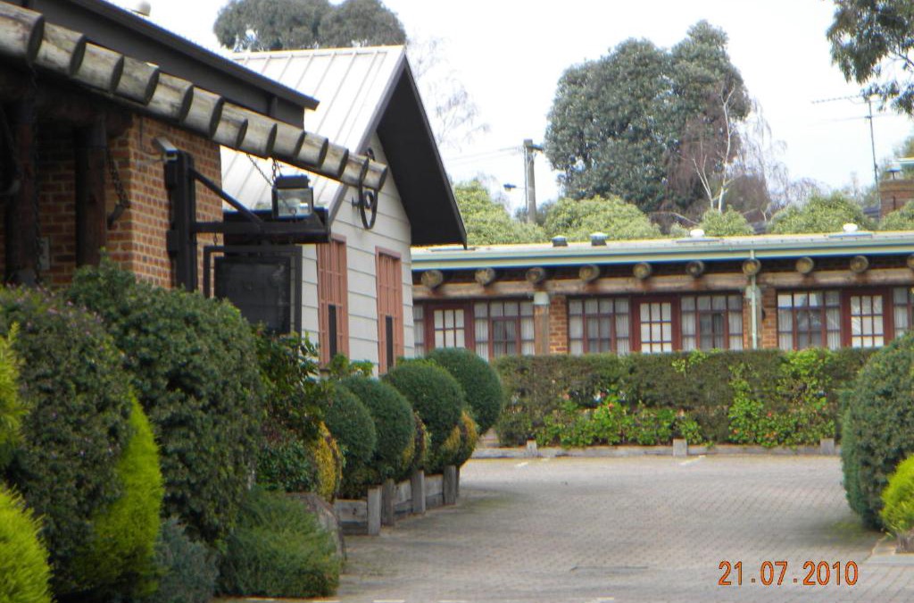 Cranbourne Hotel | Mahogany Park