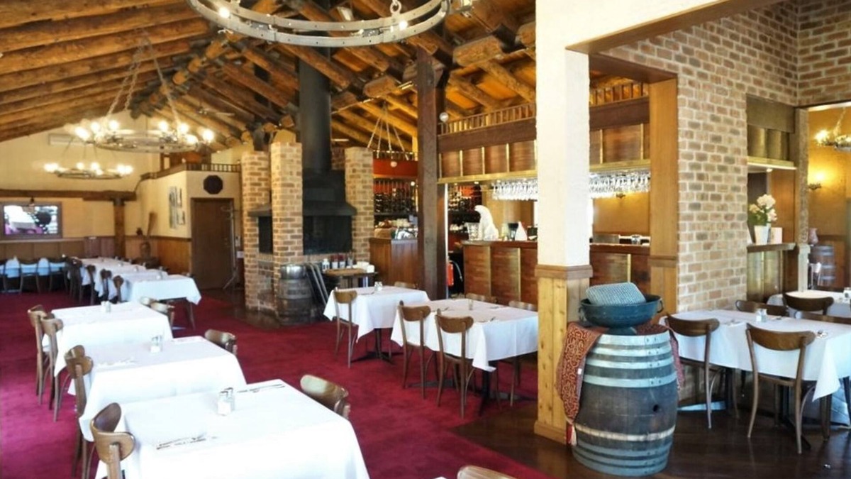 Cranbourne Hotel | Mahogany Park