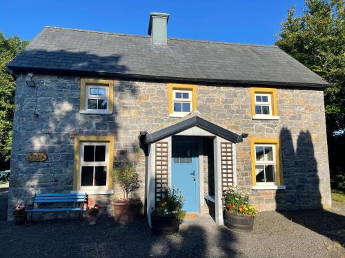 Elton Apartment | Mai's Cottage Suite - Charming Holiday Rental
