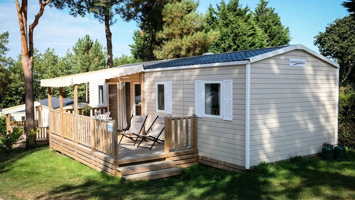 Sainte-Nathalene House | Maillac campsite * - 5-room mobile home for 10 people