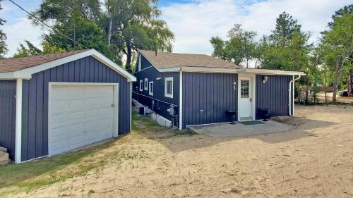 Wasaga Beach House | Main Beach River Retreat - Wasaga Beach 1 - Main Strip - 95 Mosley St