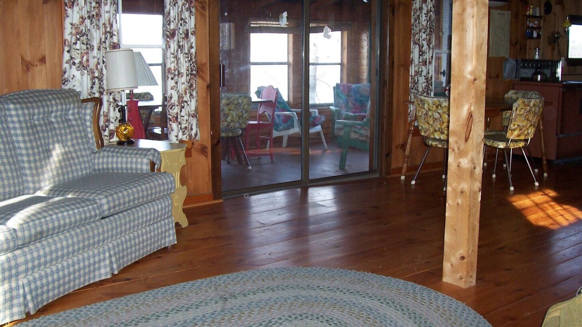 Charleston Cottage | MAIN Cottage: family & pet friendly on pristine Echo Lake in VT's NEK!