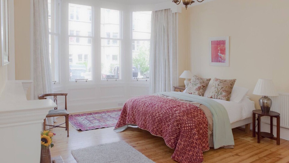 Marchmont Apartment | Main Door Apartment in an enviable location