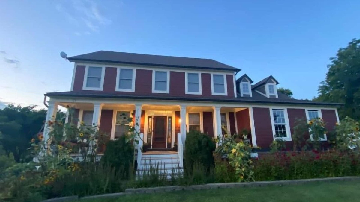 Goldsmith House | MAIN HOME, HOME AWAY FROM HOME