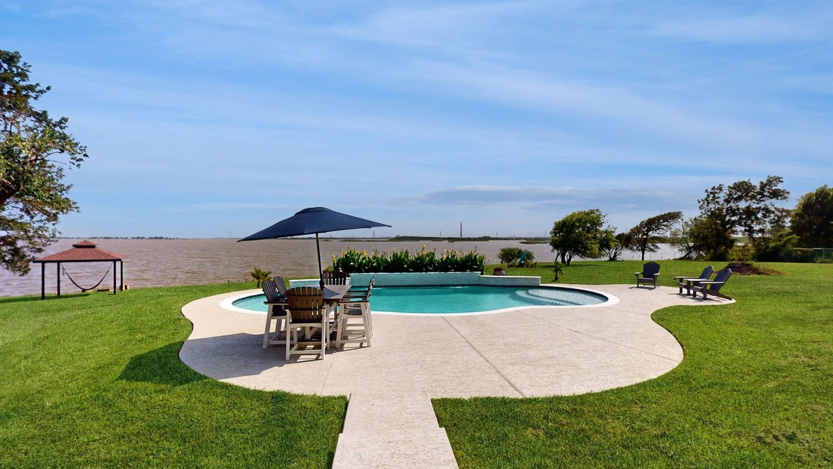 Barrett House | Main home with guest house & private pool