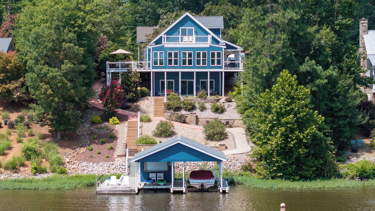 Morristown House | MAIN LAKE Views - Fire Pit - Pool Table - Bikes - Kayaks - SUPs
