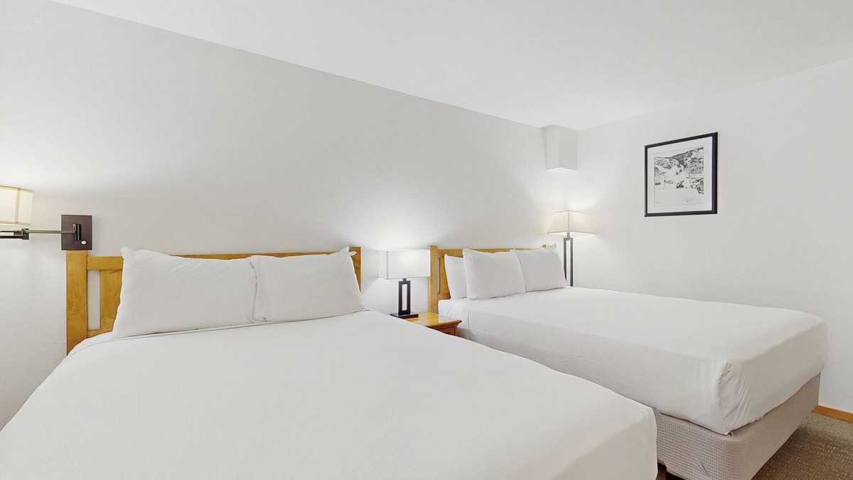 West End Cabin | Main St. studio - pool & hot tub - walk to lifts, dog-friendly, third floor