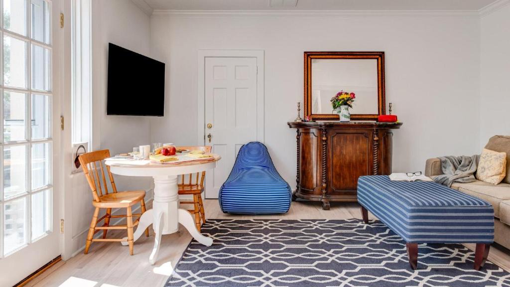 Westhampton Beach Apartment | Main Street Abode