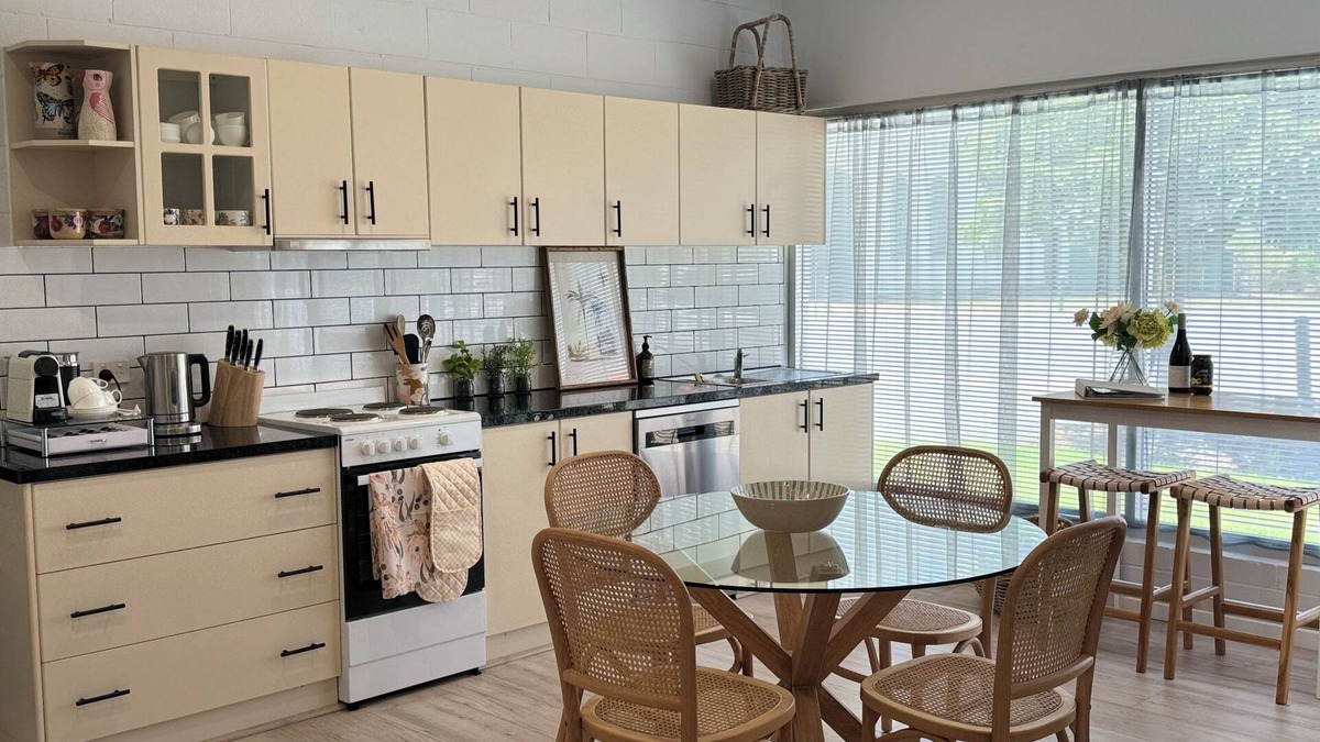 Wahgunyah Apartment | Main street accommodation near the Murray River and wineries!