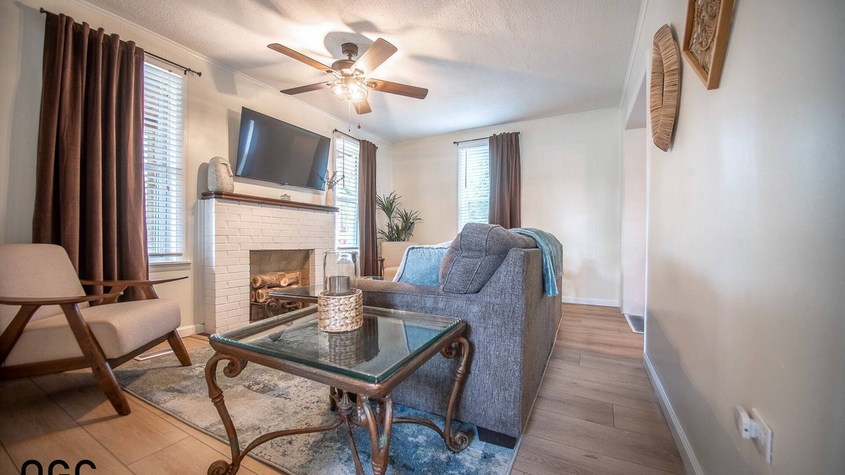 Ceredo House | Main Street Manor
