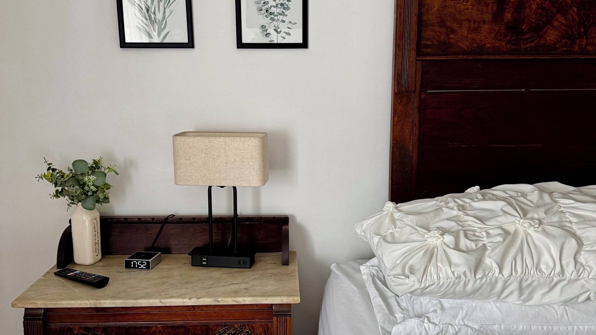Ansted House | Main Street Stay - NRG - cozy apartment minutes from outdoor adventures