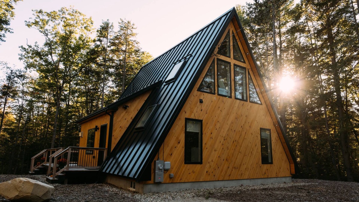 Mid-Coast and Islands Cabin | Maine Frame: Cozy Retreat in the Freeport Woods