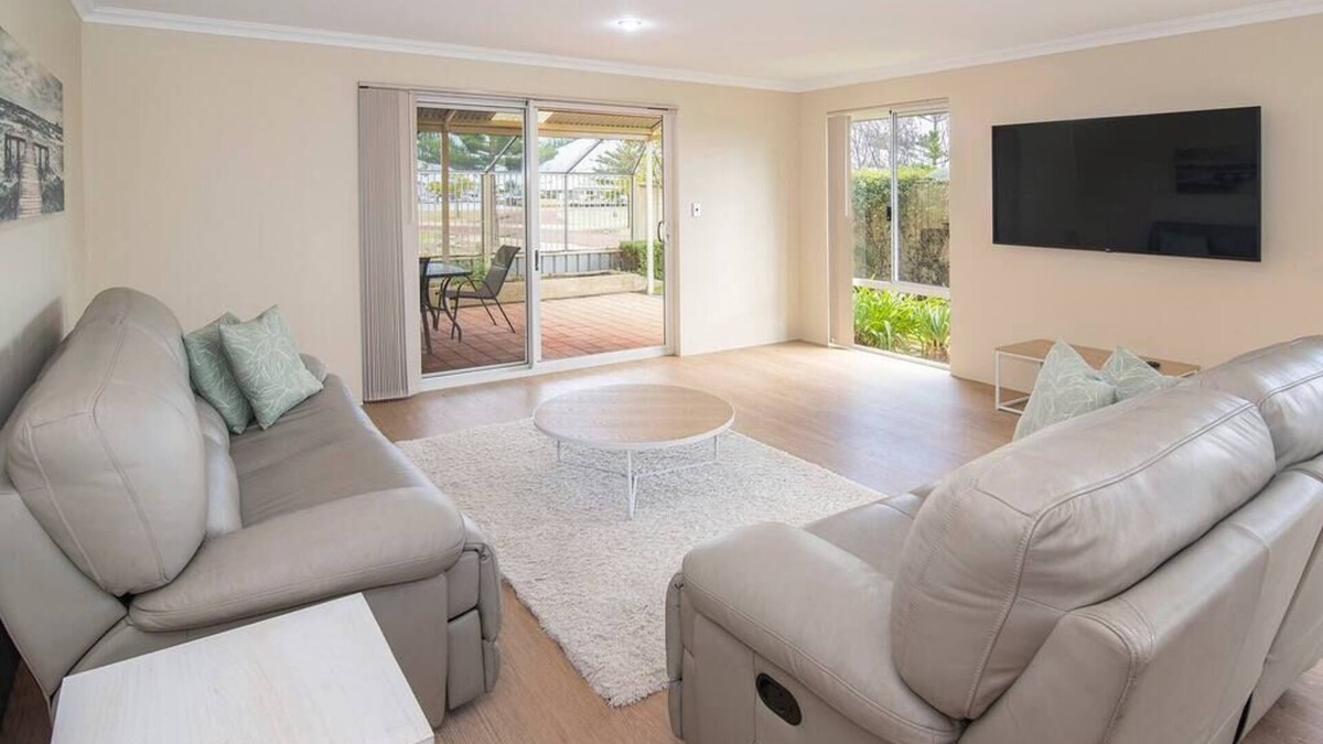 Geographe House | *Mainsail Views- Free WIFI*