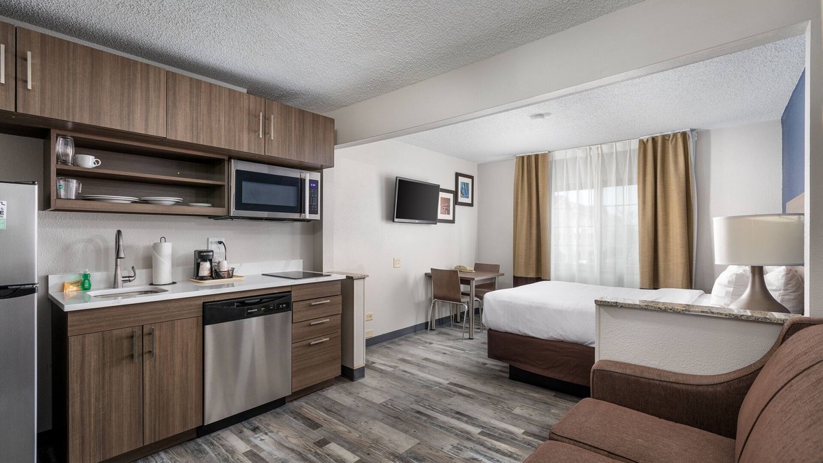Joliet Hotel | MainStay Suites Joliet I-55