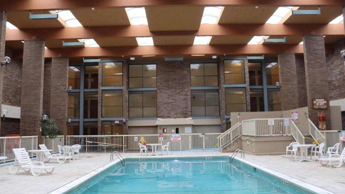 Lansing Hotel | MainStay Suites Lansing West