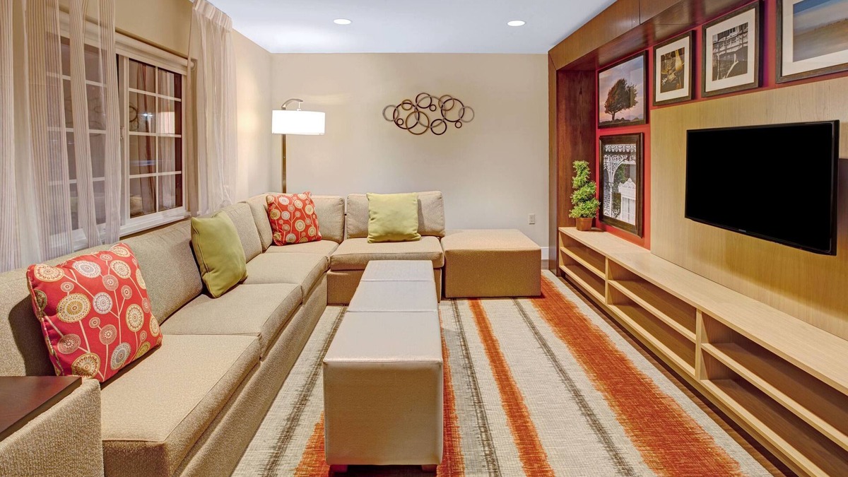 Wheeling Hotel | MainStay Suites Northbrook Wheeling