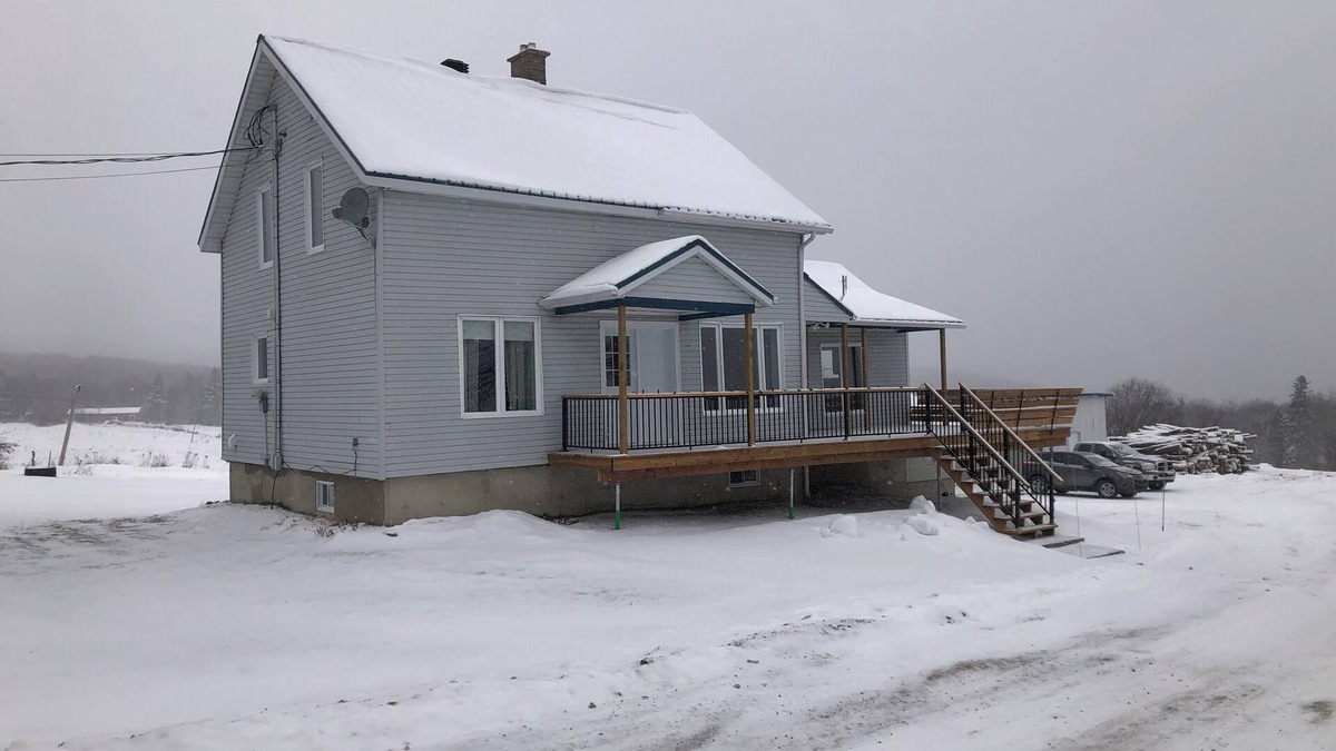Saint-Pierre-de-Broughton House | Maison chez Dom The peace and quiet of the Chaudière Appalaches countryside