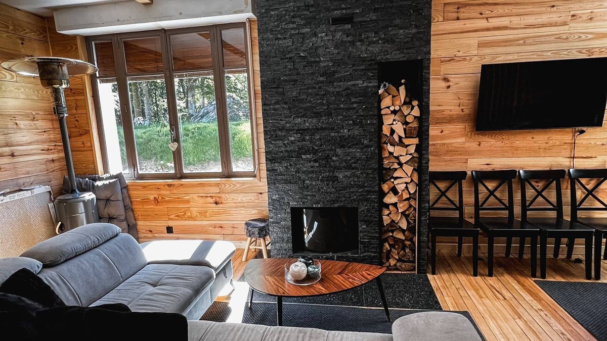Saint-Nicolas-la-Chapelle House | Maison à la Montagne