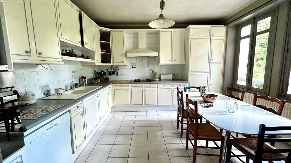 Saint-Sebastien-sur-Loire House | maison des pas enchantés /house of enchanted steps