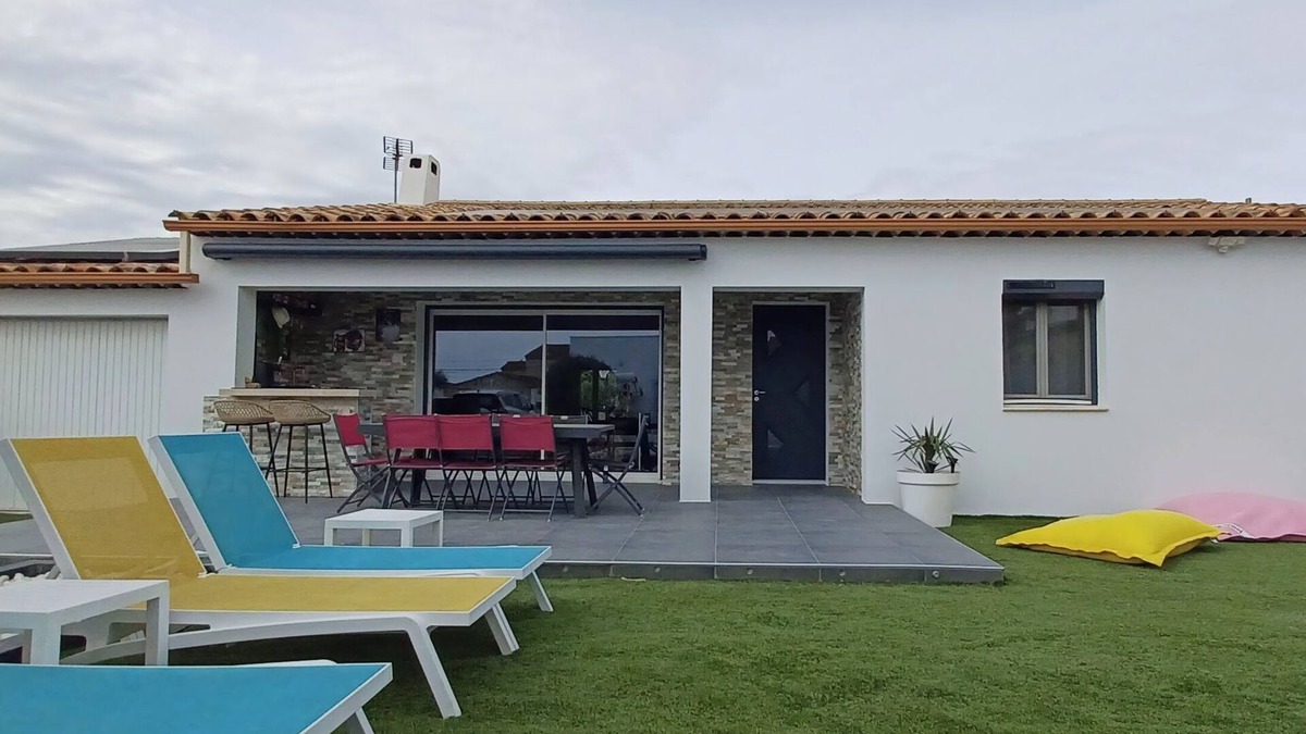 Marignane House | Maison à 2 Minutes des Plages. Piscine/terrain de Pétanque/vélos à Disposition