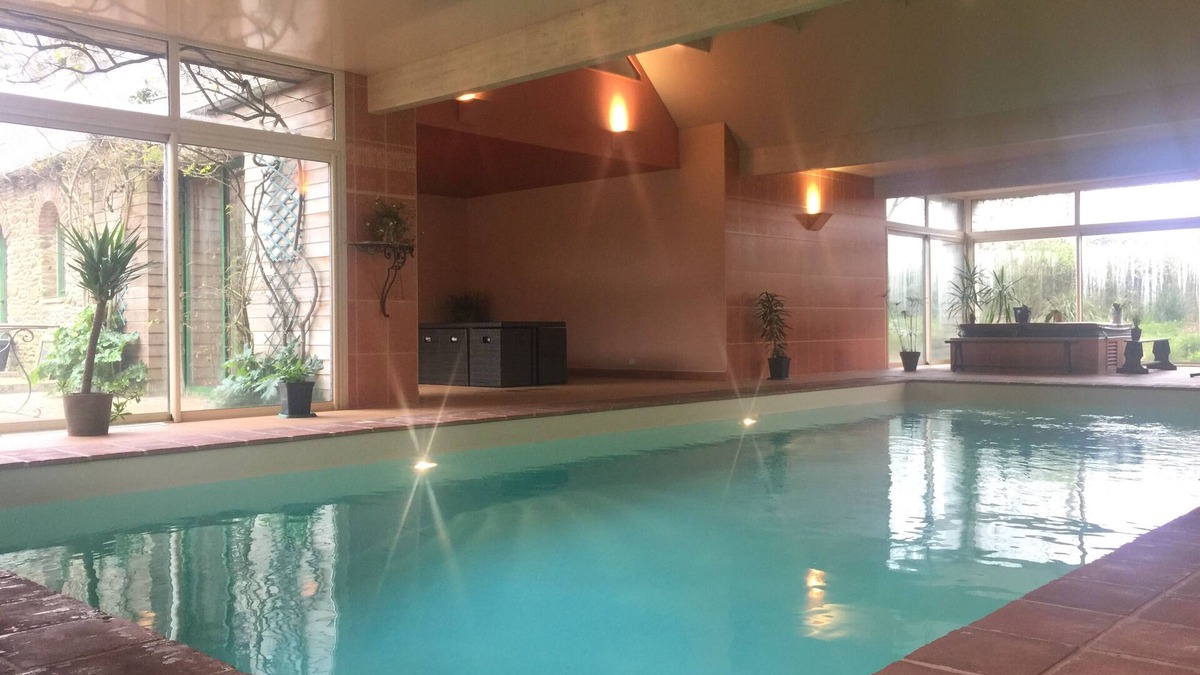 Guiclan Bed & Breakfast | Maison à la Campagne Avec Piscine 10 Minute de la mer Très Calme