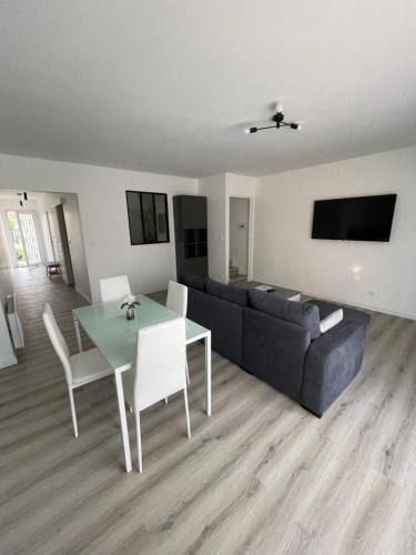 Villeparisis Villa | Maison 100m2 uniquement famille, couple & professionnel