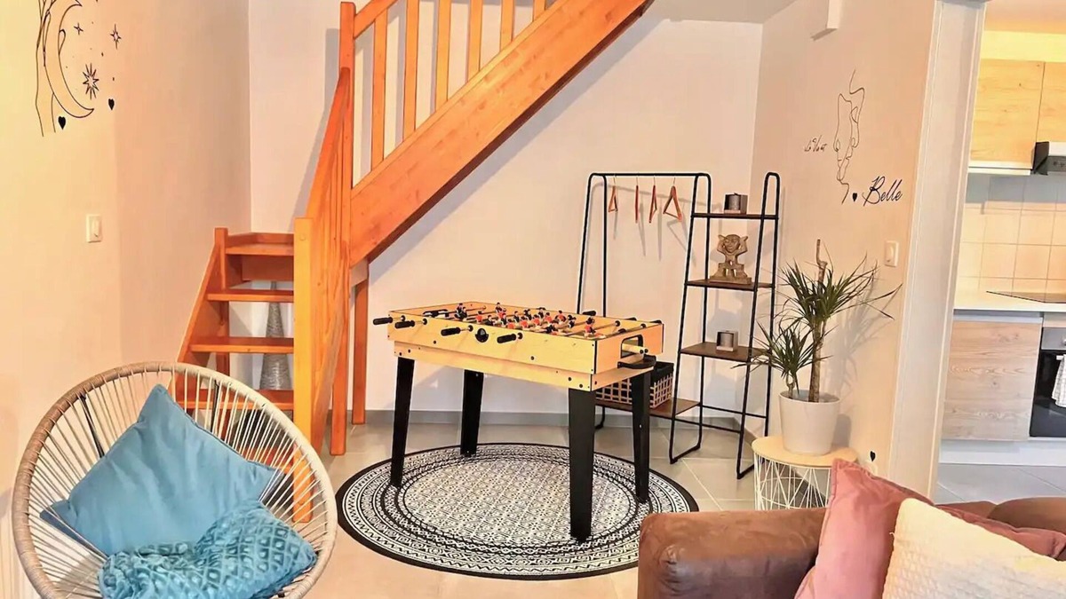 Ruelle-sur-Touvre House | Maison 2 Chambres Centre Ville Wifi - Babyfoot - TV