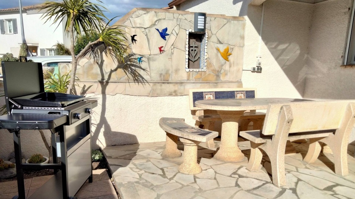 Aigues-Mortes Villa | Maison 4/6 Pers. Dans Quartier Calme, Proche des Remparts Fraîchement Rénovée