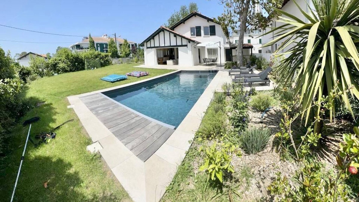 Arbonne House | Maison a Deux pas de Biarritz, Piscine Chauffée, Boulodrome
