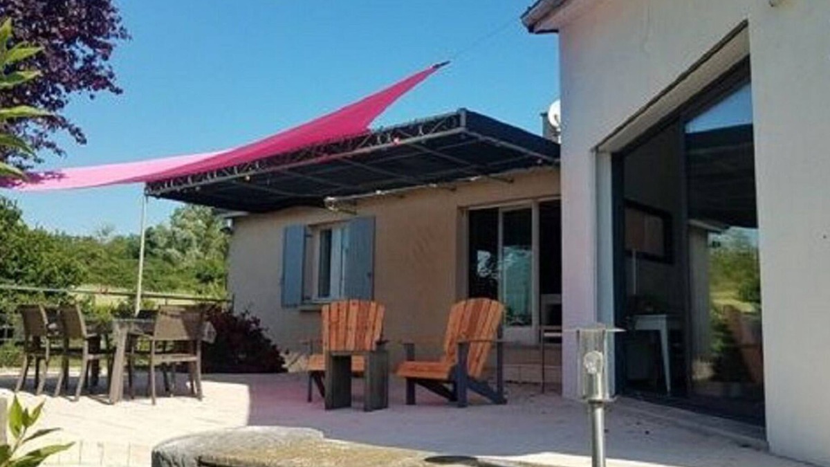 Chateauneuf-de-Galaure House | Maison Avec Piscine et Grand Espace/Idéal Repos et Séjour Familiale