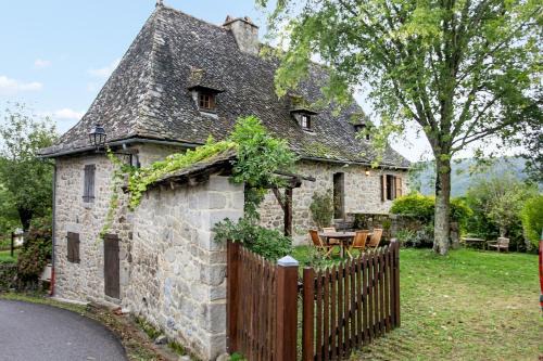 Senezergues House | Maison accueillante à Senezergues avec vue sur la montagne