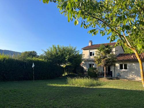 Nant House | Maison agréable et lumineuse, jardin vue nature, Nant Aveyron
