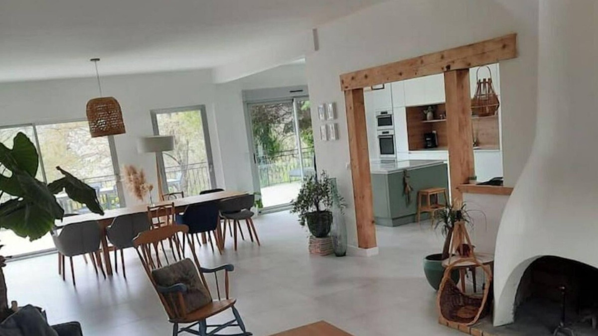 Marcoussis House | Maison Atypique 200m² Avec sa Terrasse et sa Forêt