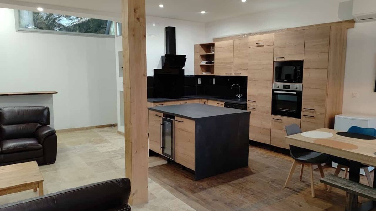Lourdes House | Maison Atypique Montée sur un Rocher