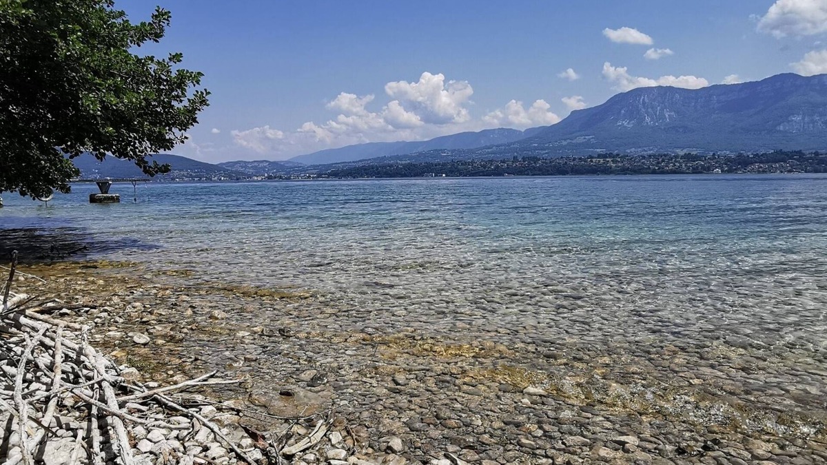 Le Bourget-du-Lac House | Maison au Calme en Centre Ville, à 13 min à Pied du lac 2min en Voiture