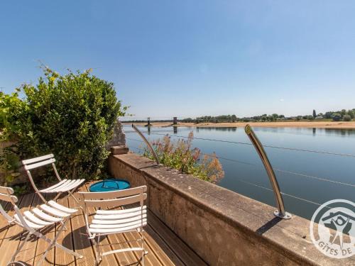 Ingrandes-Le Fresne sur Loire House | Maison Authentique sur 3 Niveaux avec Terrasse et Vue Loire - FR-1-622-38