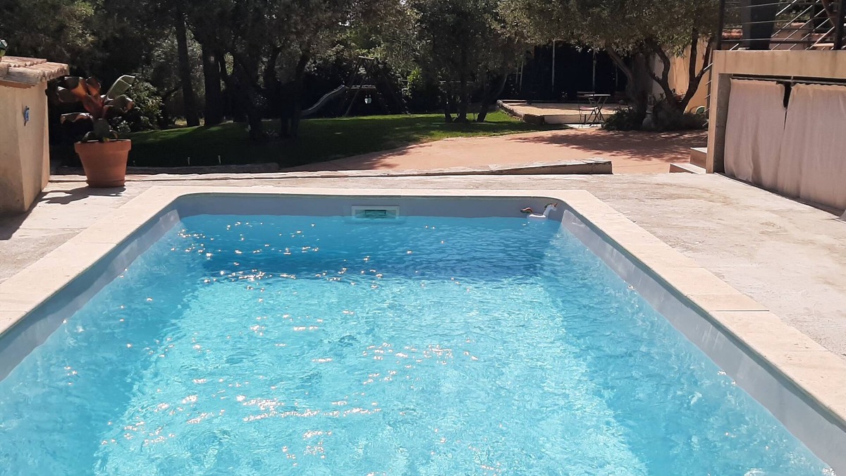 Caremeau House | Maison Avec Grand Jardin et Piscine Dans Quartier Calme