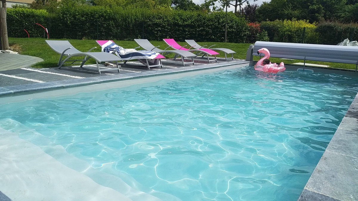 Mordelles House | Maison Avec Piscine,au Calme Proche des Commodités et Sites Bretons, Exposée sud