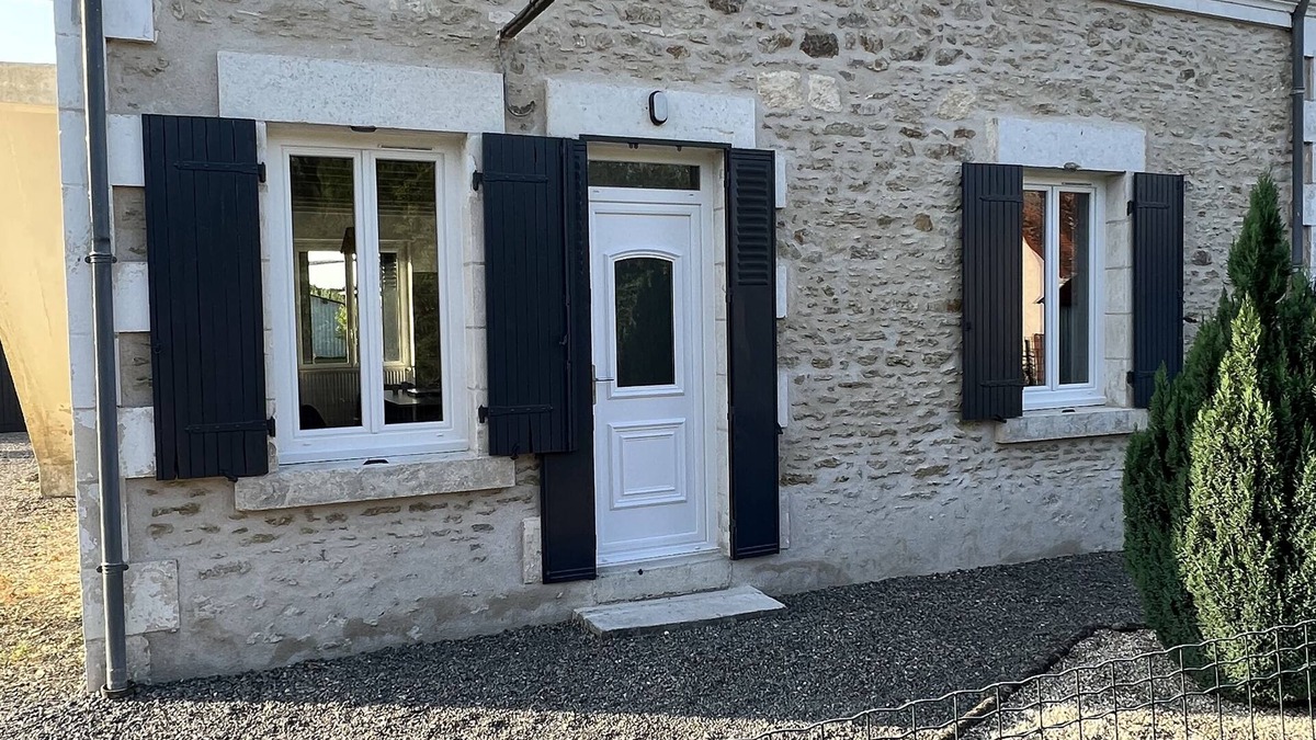 Vendœuvres House | Maison Avec Plan D'eau