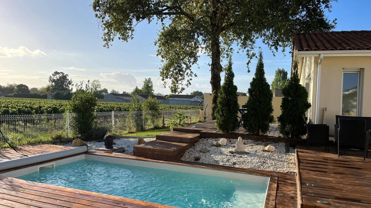 Cussac-Fort-Medoc House | Maison Bellevue, 6p View of vineyards Heated swimming pool